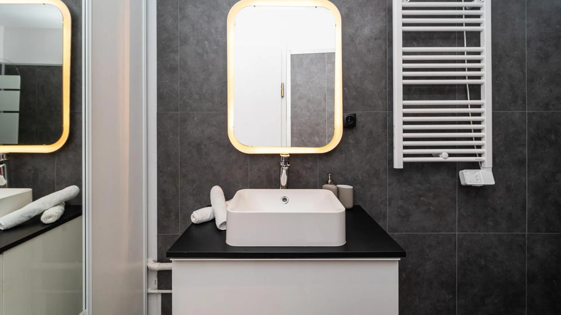 Apartment Charmant 2 Pieces A 2 Pas Du Marais Paris